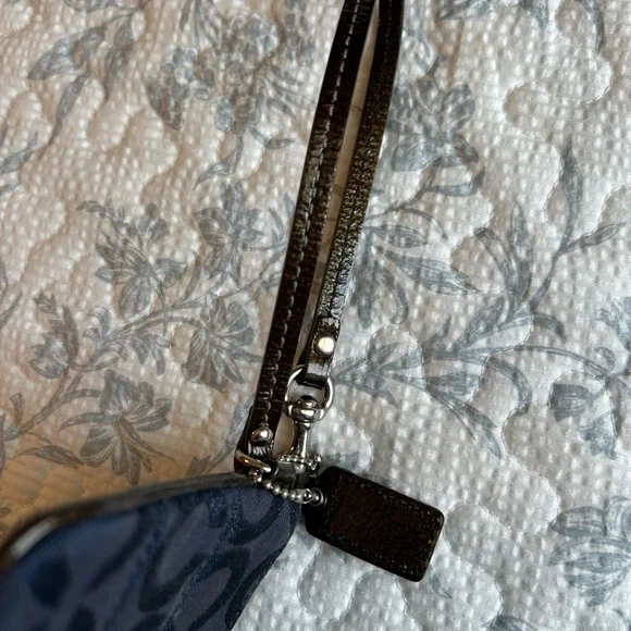 Coach Navy Blue Sparkle Signature Corner Zip Wristlet - Picture 9 of 10